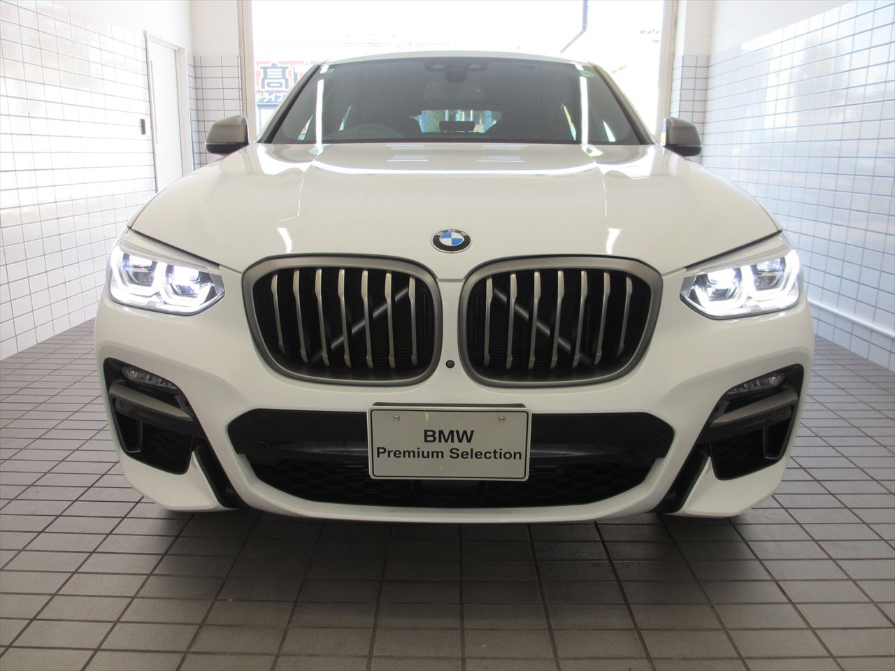 X4 M40i RHD