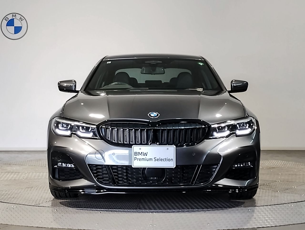 320i Sedan RHD