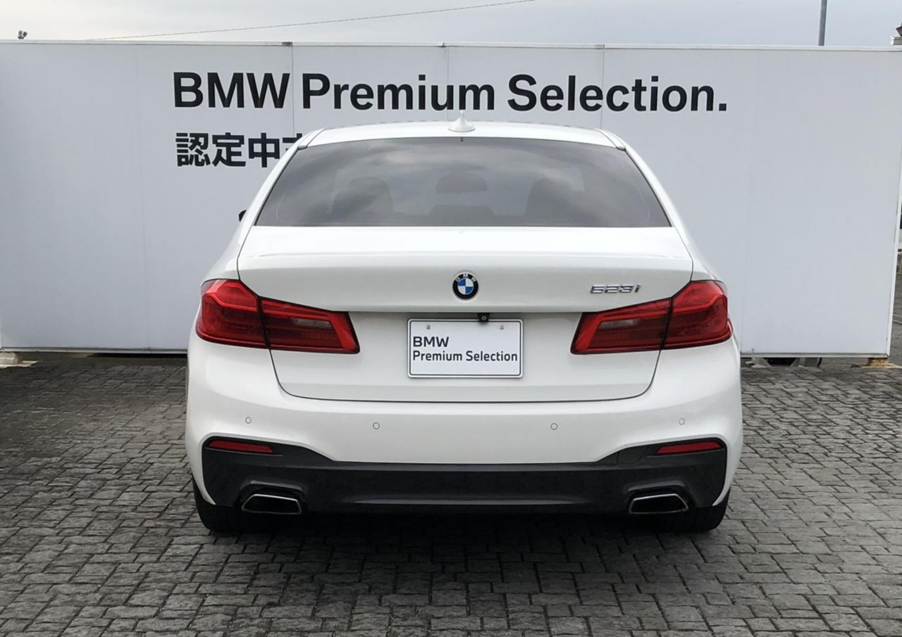 523I