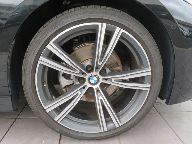 320d xDrive Berline RHD