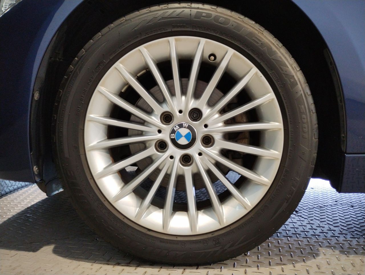 320D SEDAN RHD