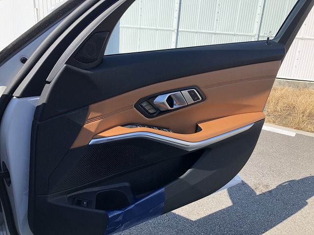 G21 320i RHD