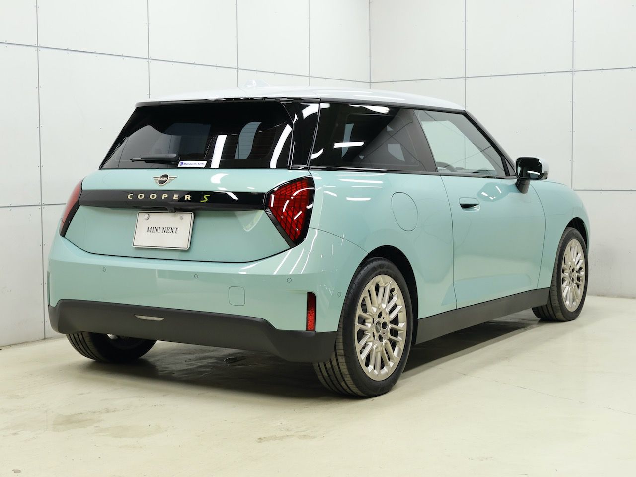 J01 MINI Cooper SE