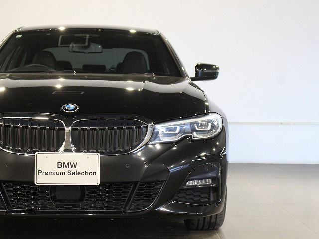 320i Sedan RHD