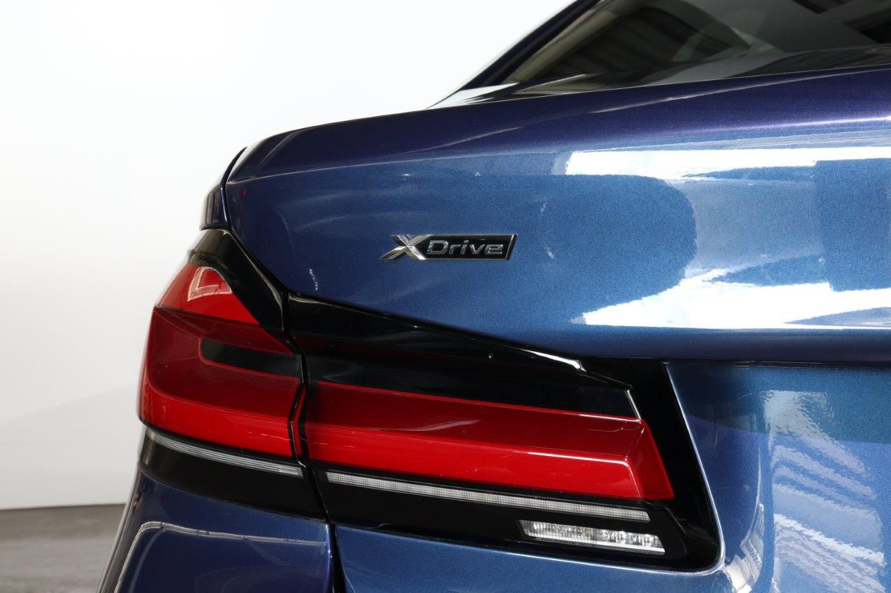 520d xDrive Sedan RHD