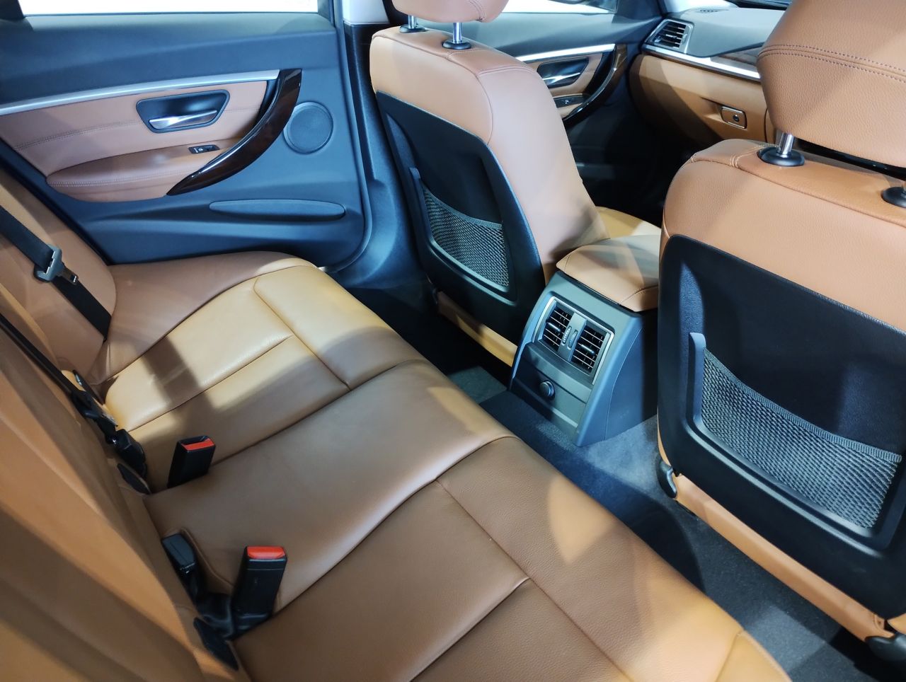 320D SEDAN RHD