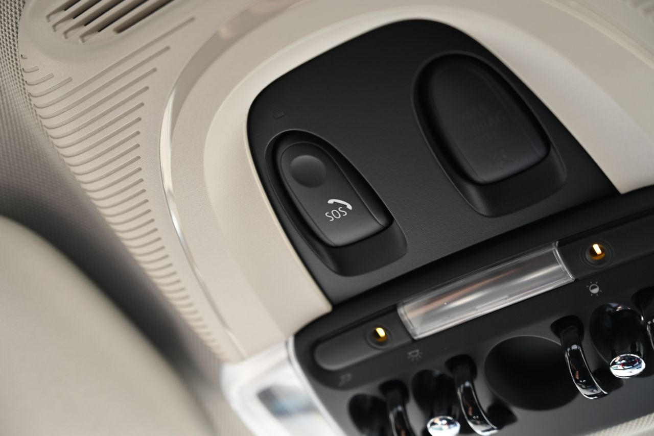 F56 COOPER D (AT)