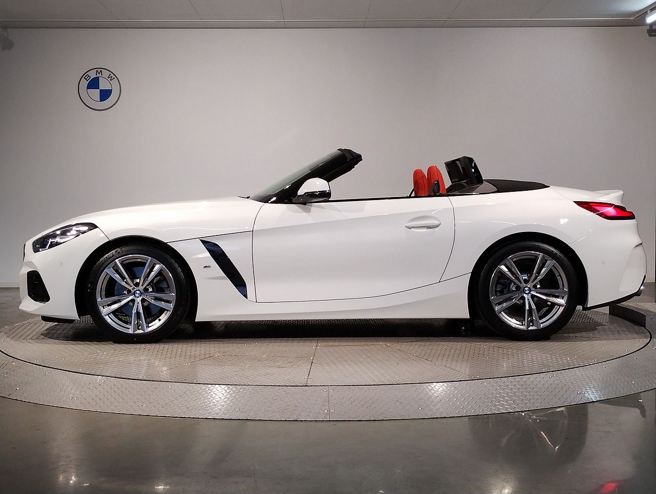 G29 z4 sDrive20i RHD