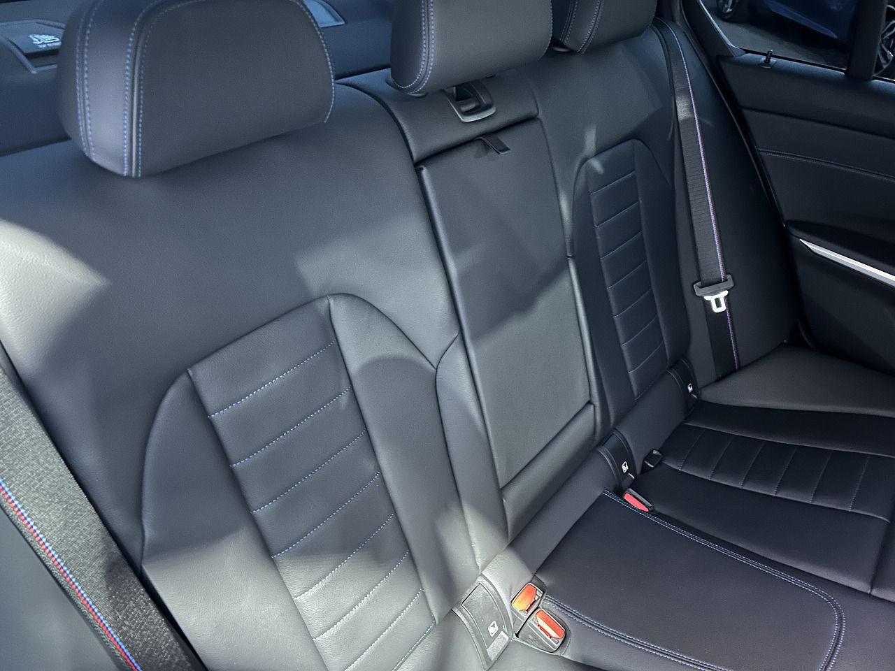G20 320d xDrive RHD Saloon