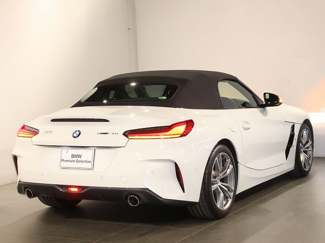 G29 z4 sDrive20i RHD