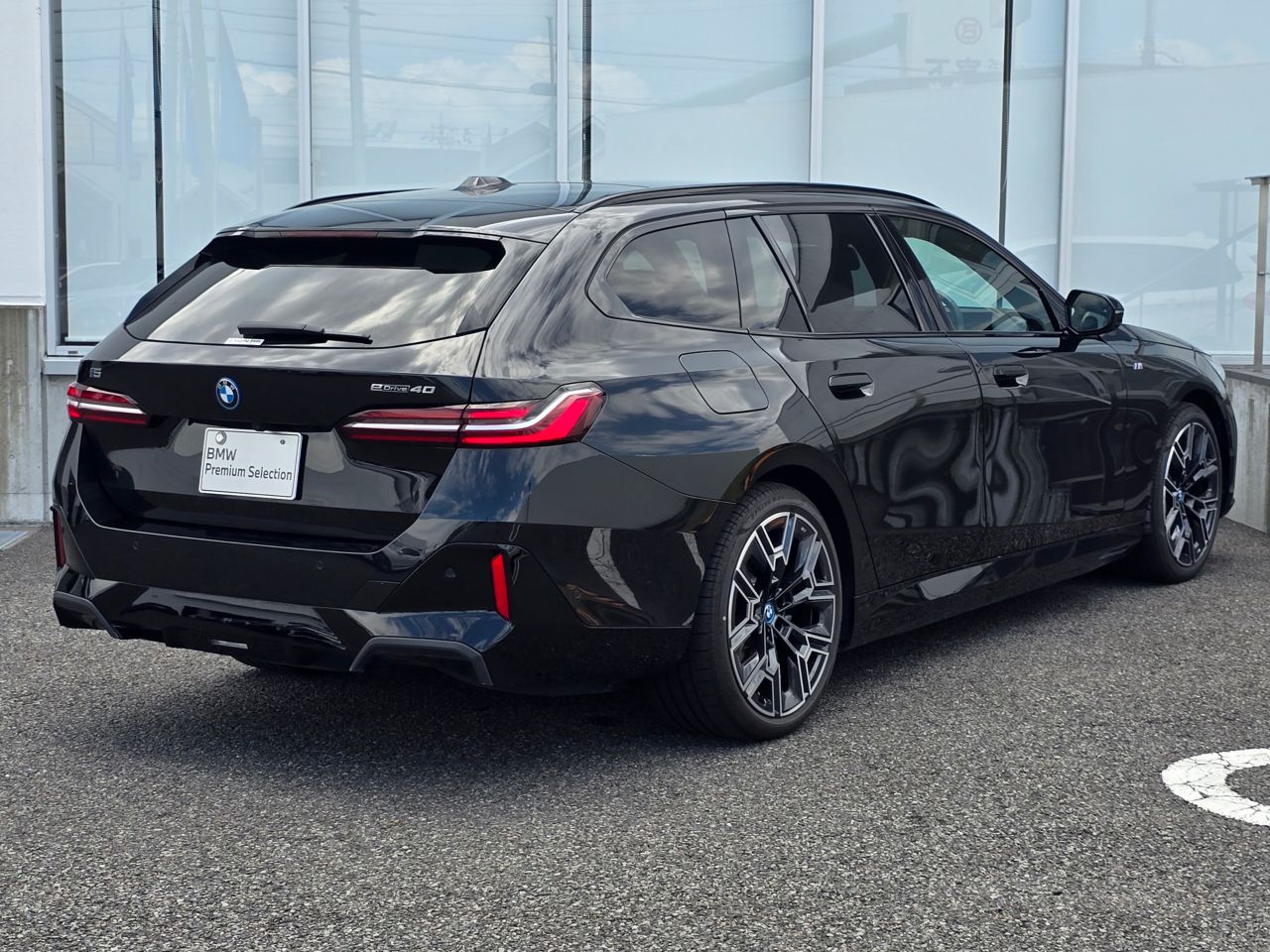 BMW i5 eDrive40 M Sport RHD