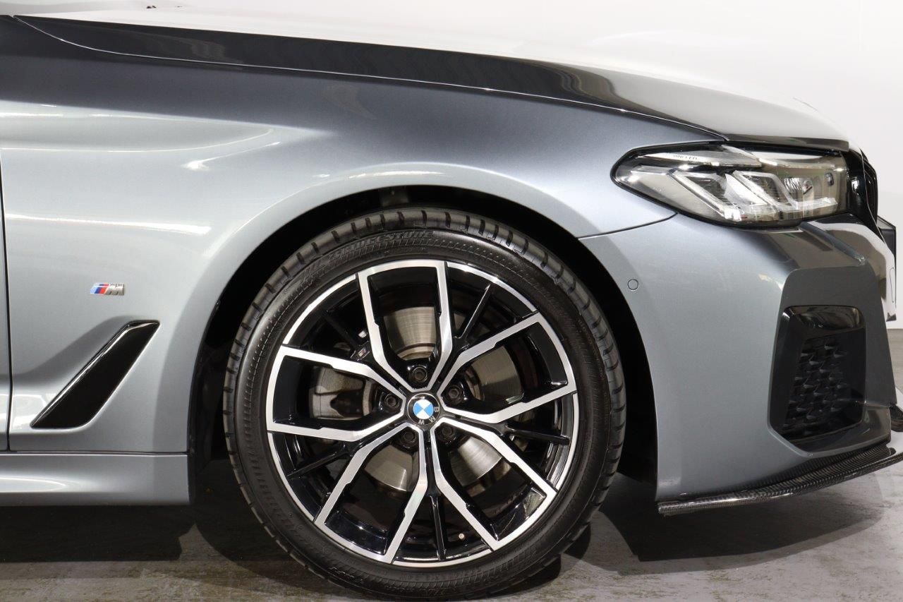 520d xDrive Touring RHD