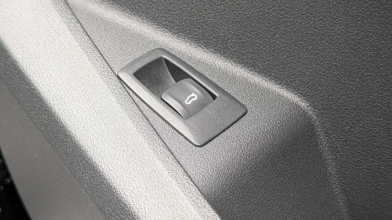 F40 118d Sports Hatch 5-door B47 2.0d