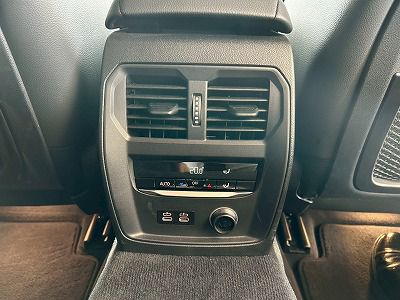 320i Sedan RHD