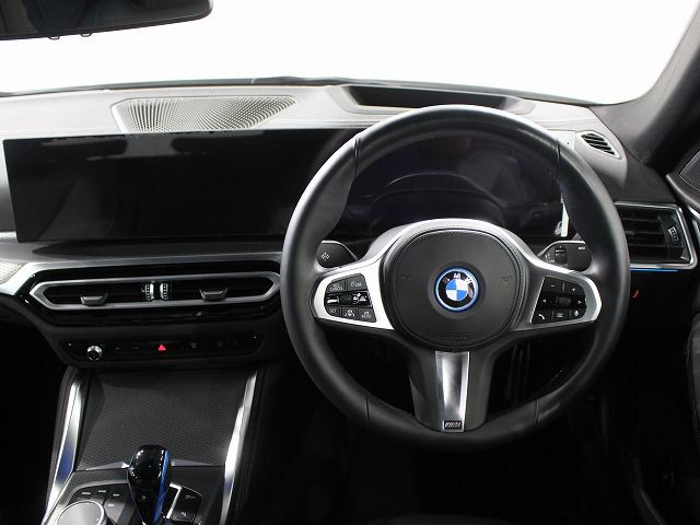 G26 i4 eDrive40 RHD