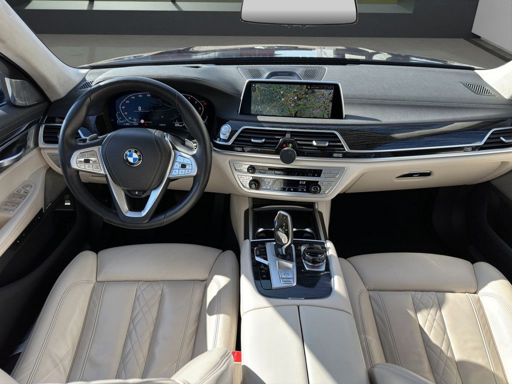 BMW 740
