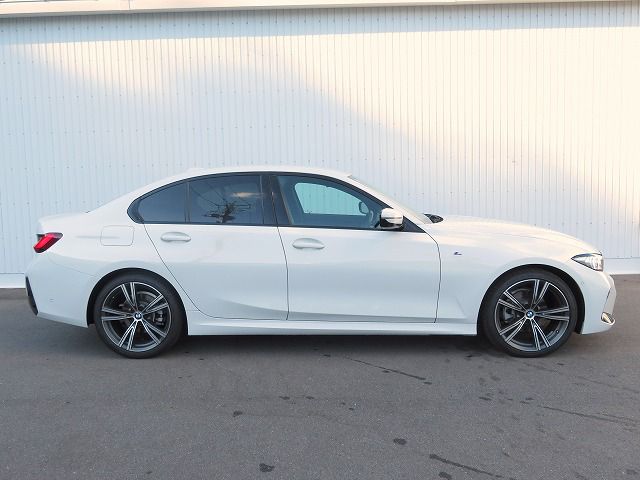 320d xDrive Berline RHD