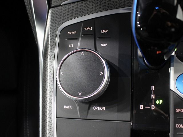G26 i4 eDrive40 RHD
