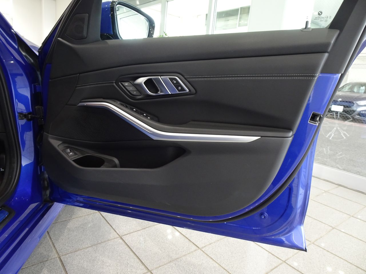 320d xDrive Berline RHD