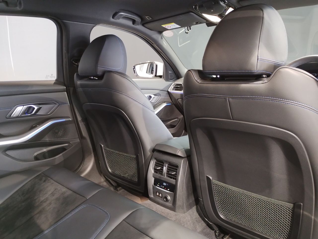 G20 320d xDrive RHD Saloon