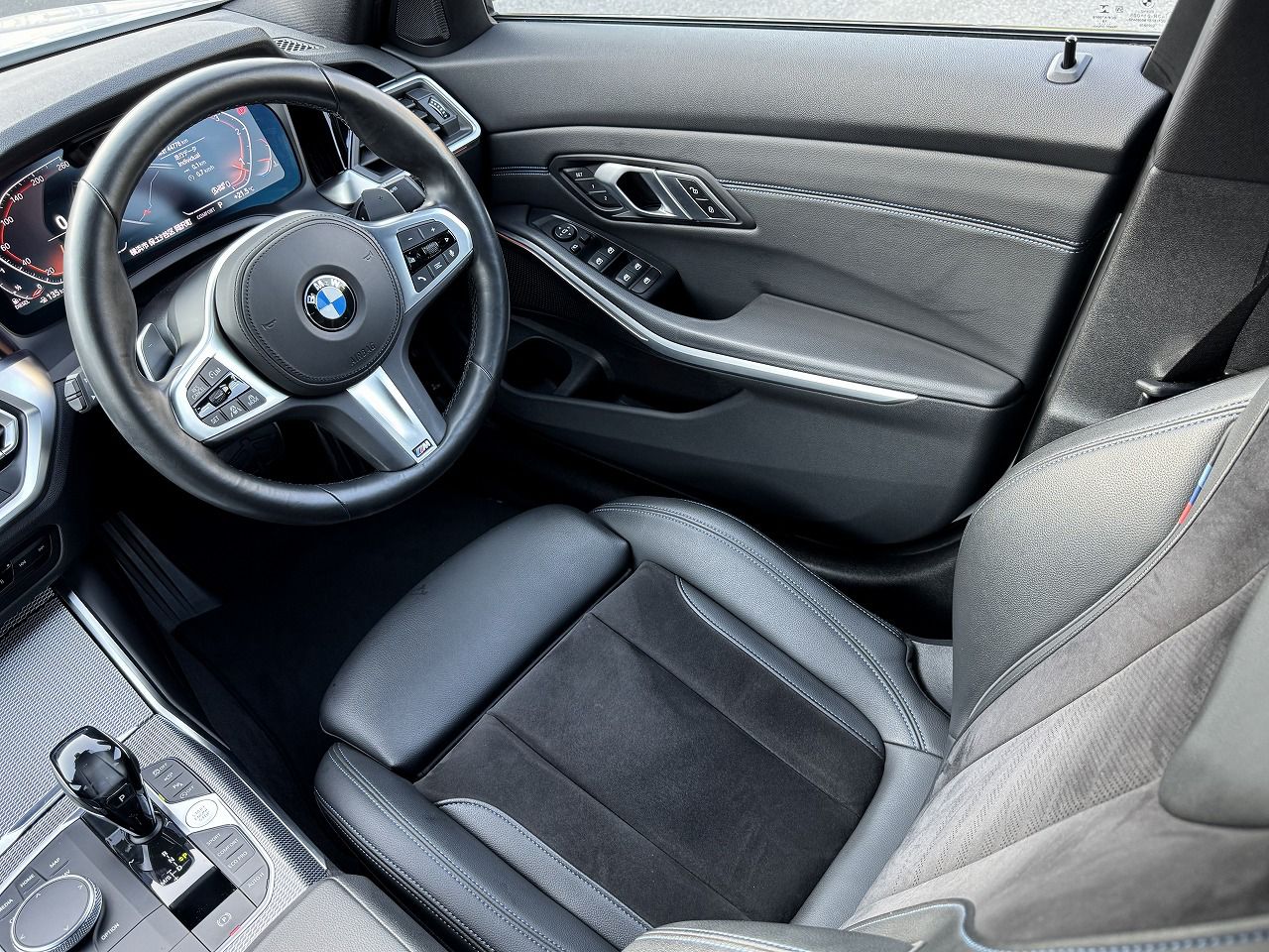 G20 320d xDrive RHD Saloon