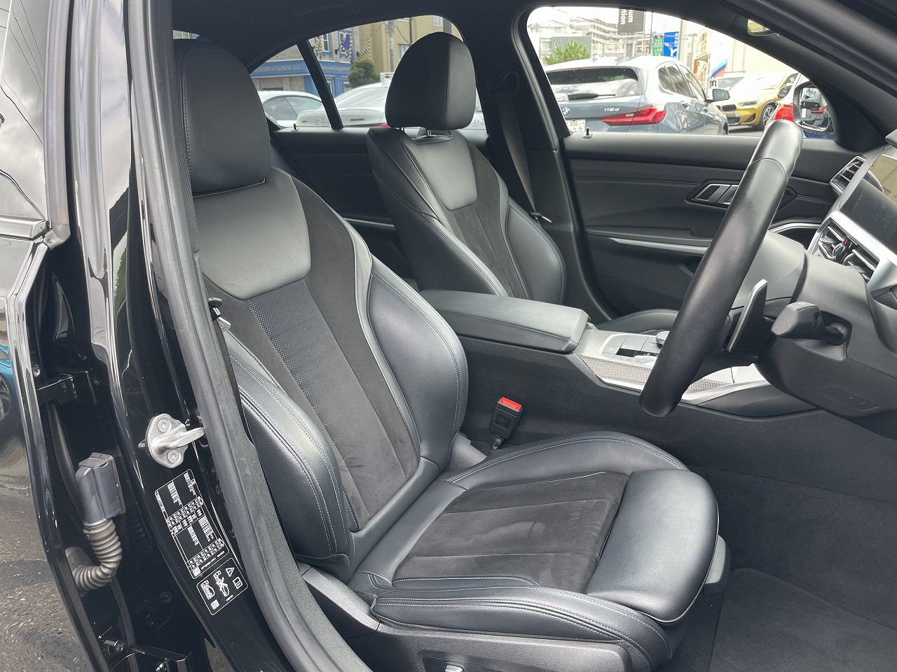 G20 320d xDrive RHD Saloon