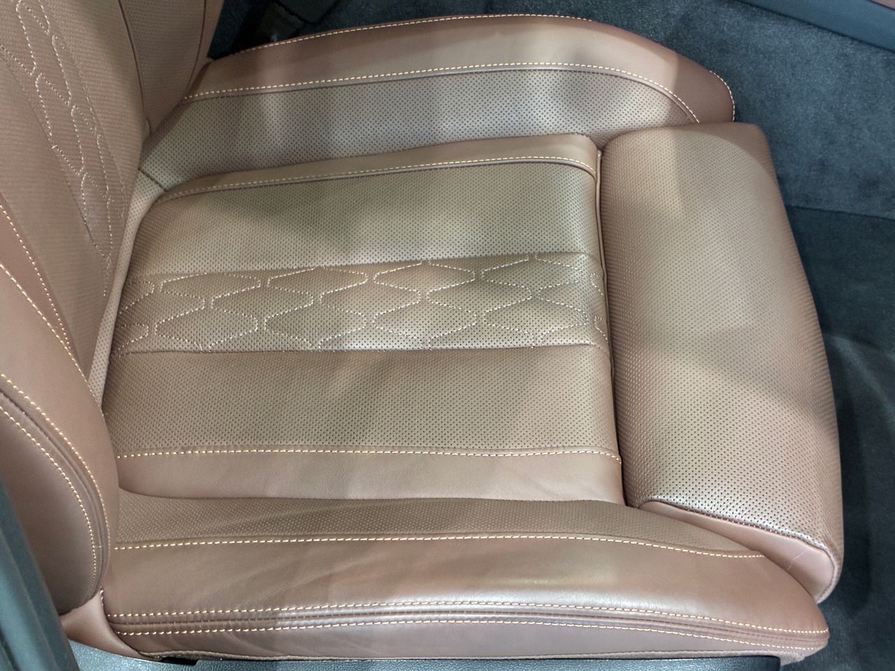 X6 M60i xDrive RHD