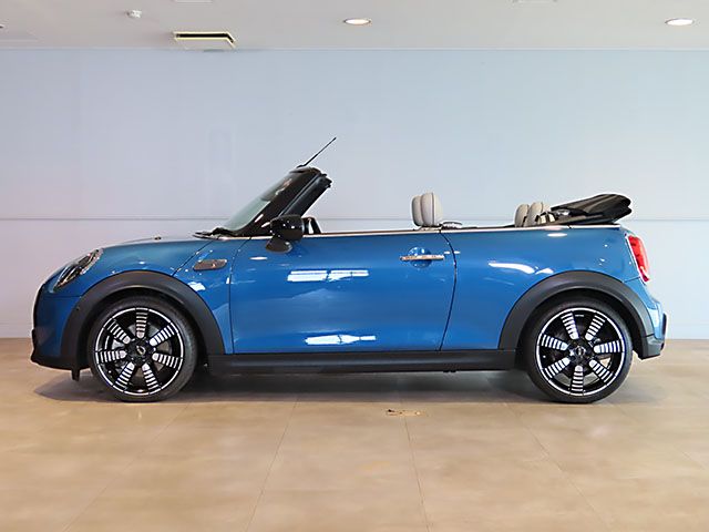 MINI Cooper S Convertible RHD