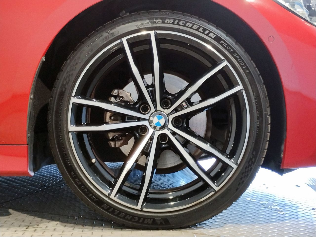 G20 320d xDrive RHD Saloon