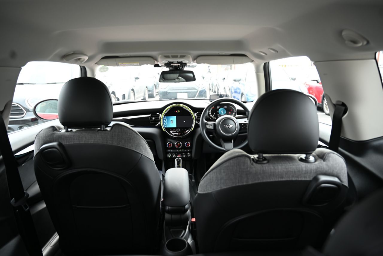 MINI Cooper F56 RHD