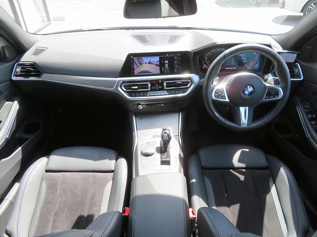 G20 320d xDrive RHD Saloon