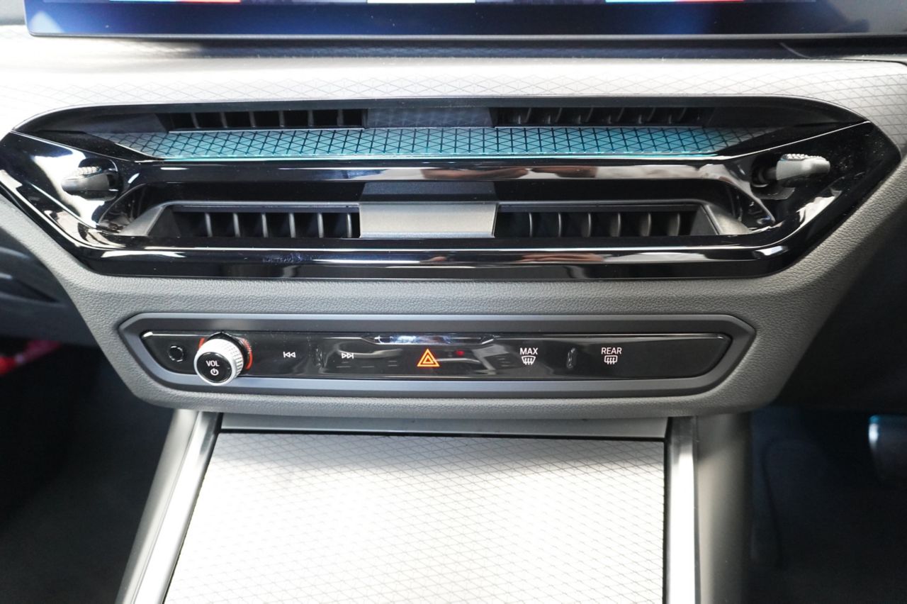 320d xDrive Berline RHD