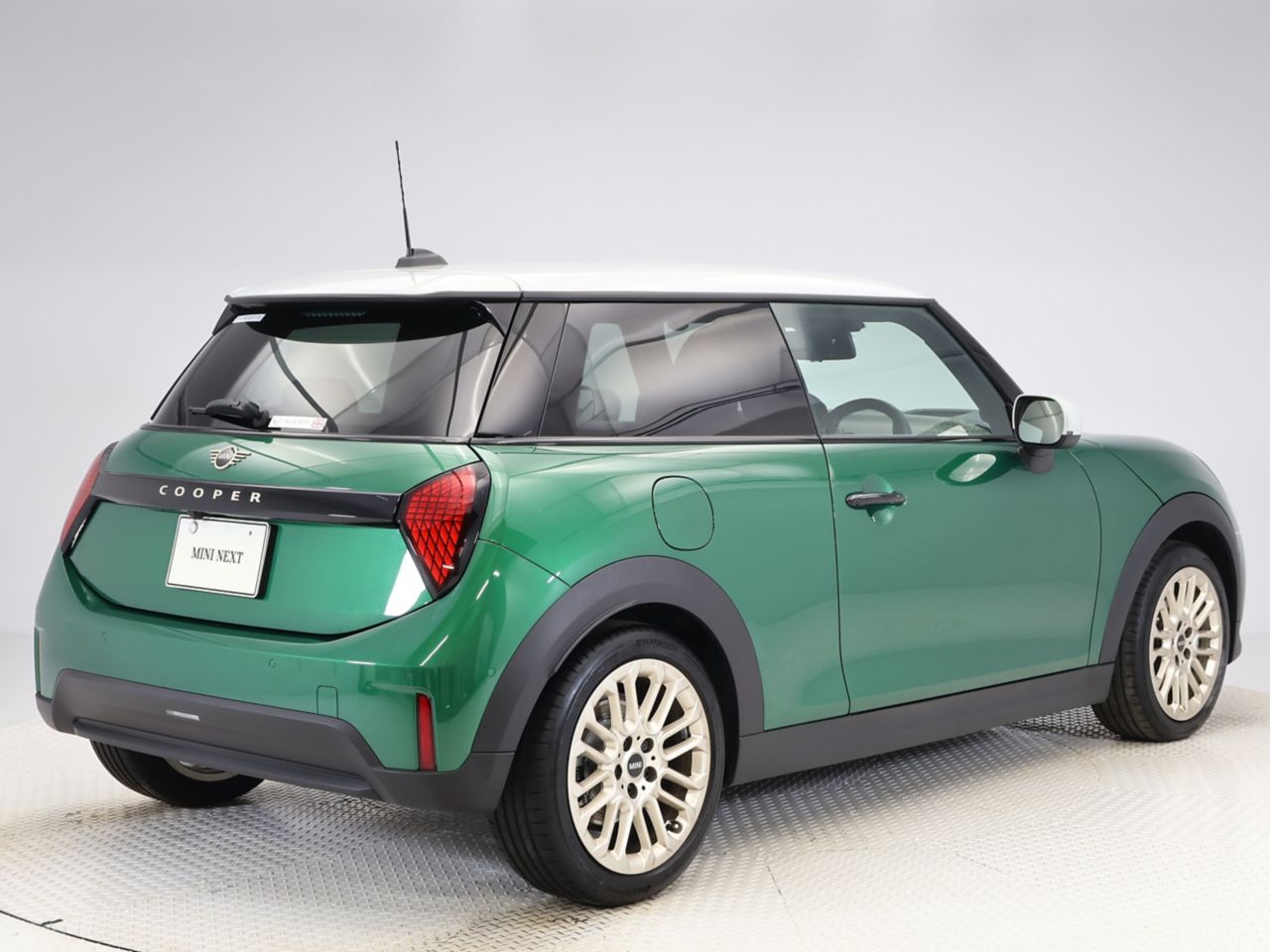 F66 MINI Cooper C 3Dr