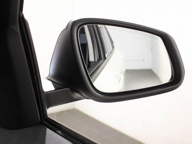 X1 sDrive18i RHD