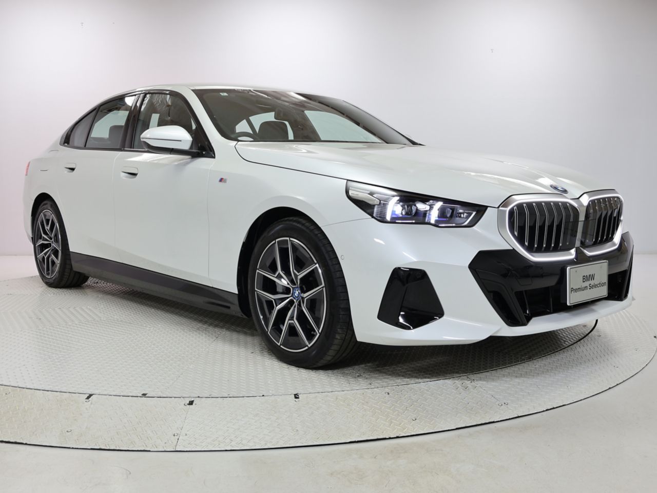 BMW i5 eDrive40 Sedan RHD