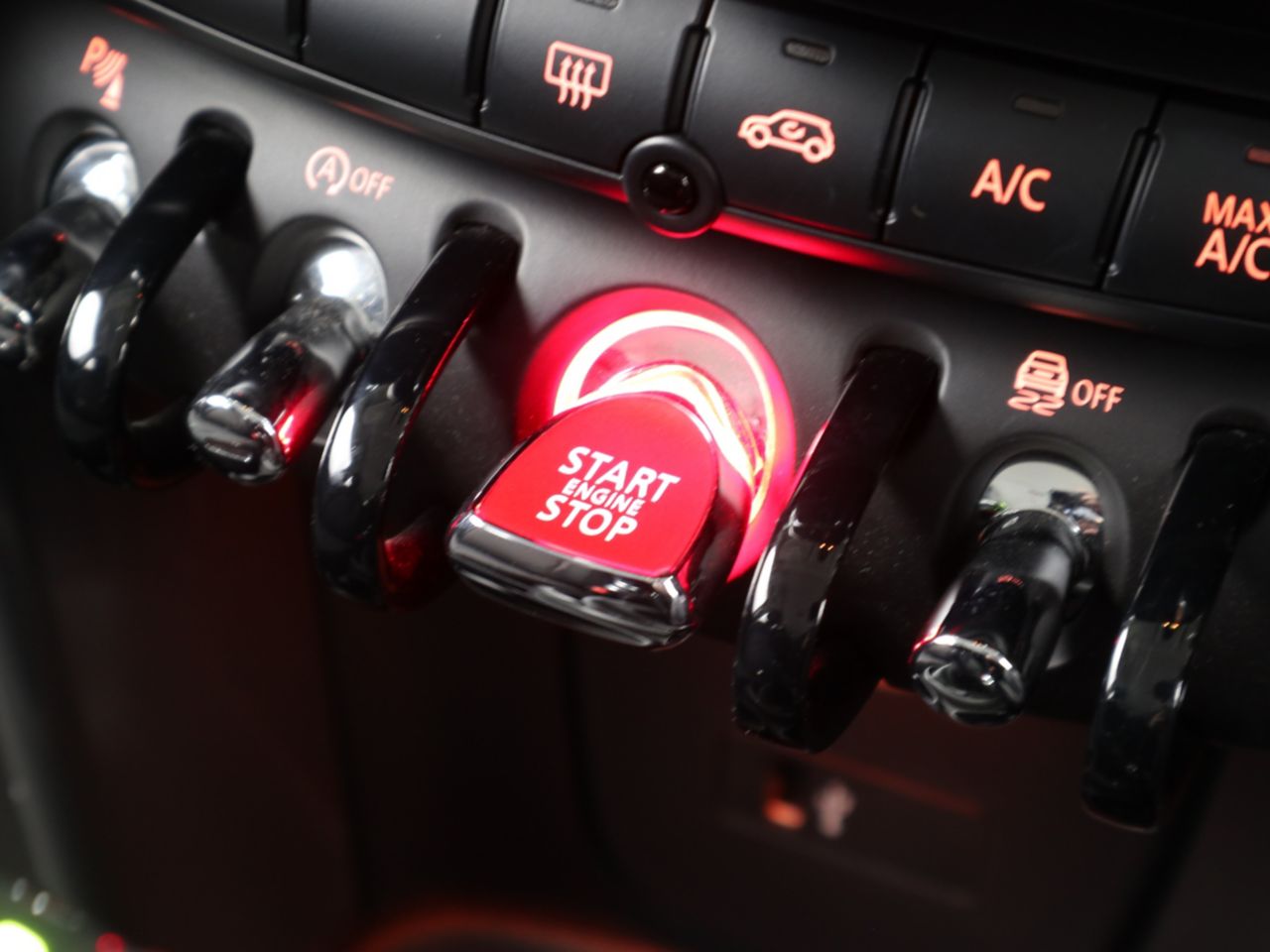 F55 COOPER D (AT)