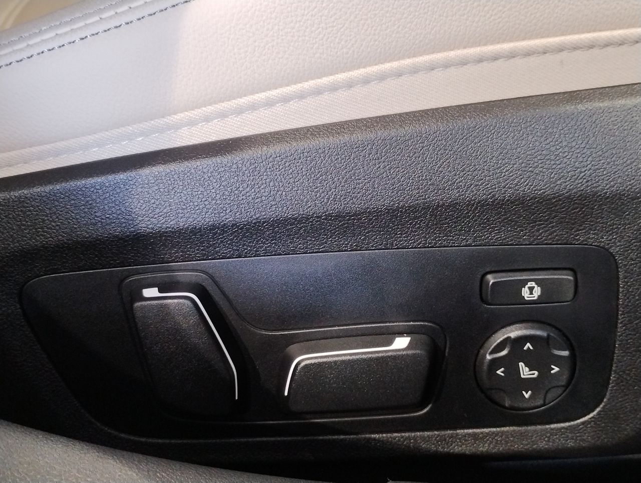 320d xDrive Berline RHD