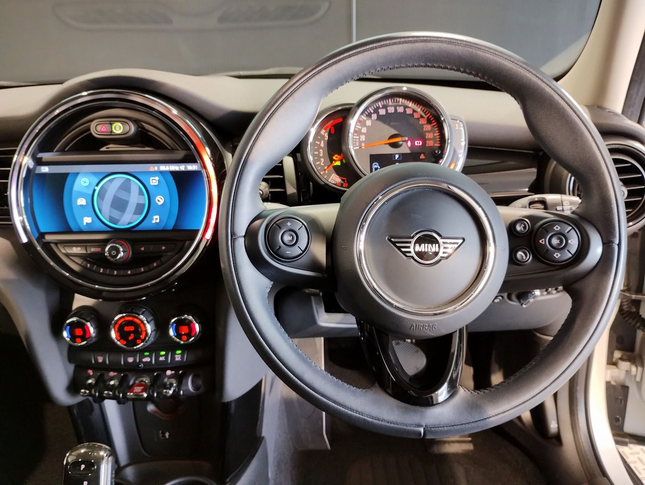 MINI F55 Cooper D 5dr Hatch LCI
