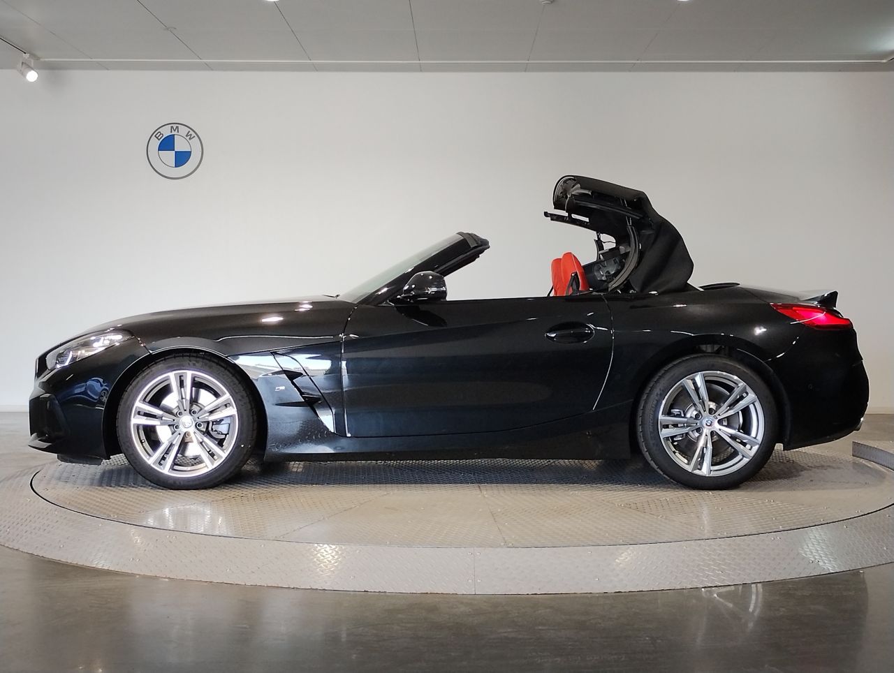 G29 z4 sDrive20i RHD