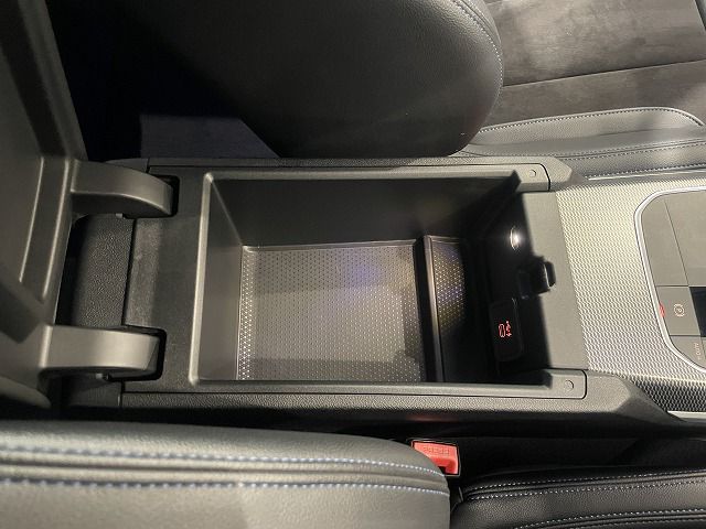 G21 320i RHD