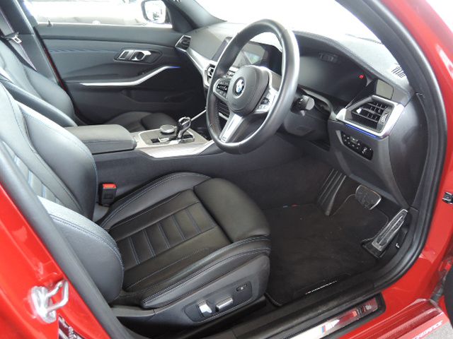 G20 320d xDrive RHD Saloon