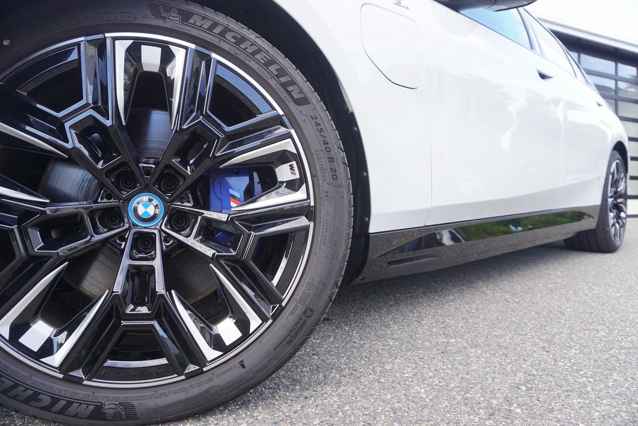 BMW i5 M60 xDrive Sedan RHD