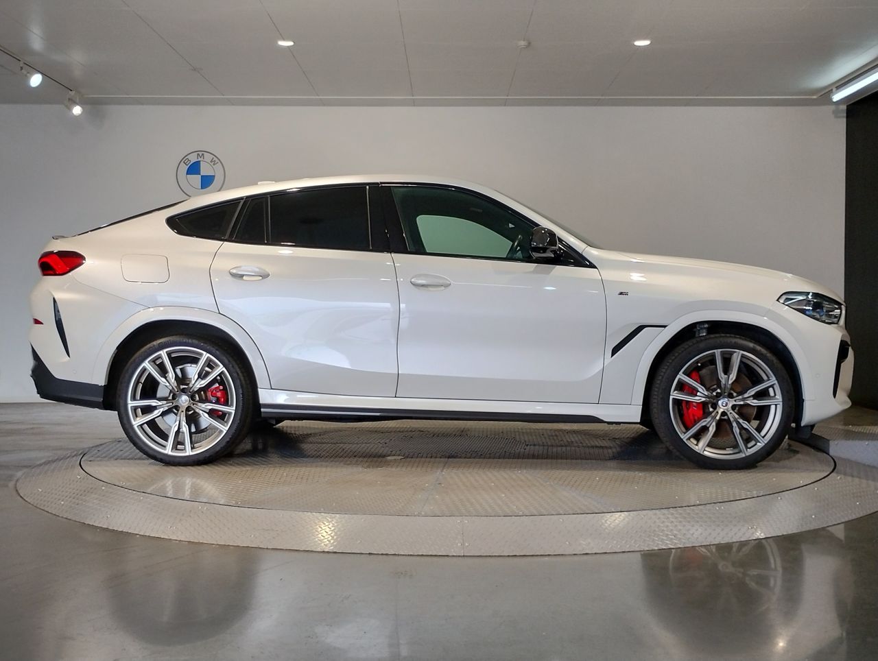 X* M50i RHD