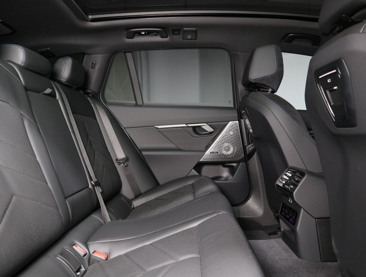 BMW i5 eDrive40 M Sport RHD