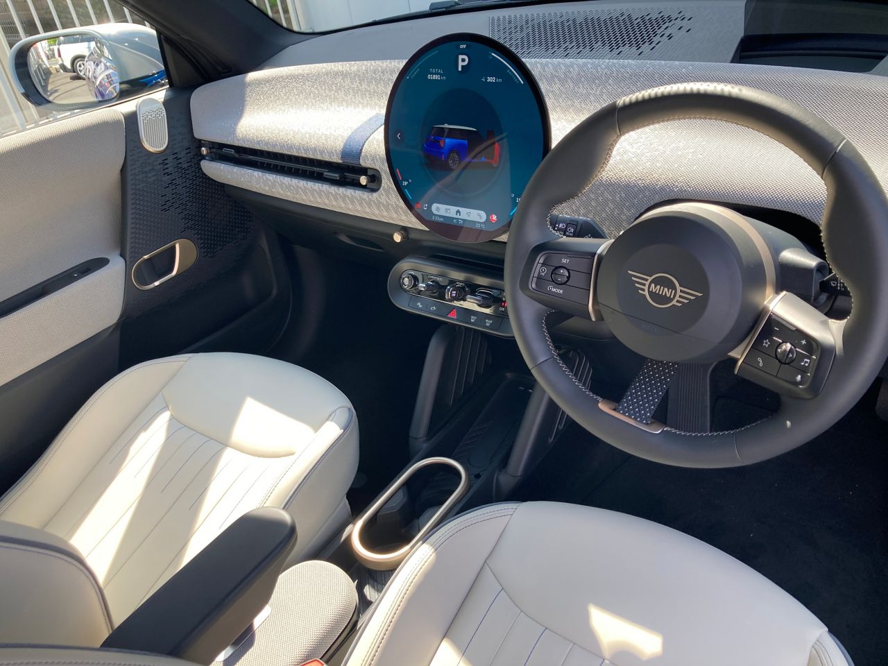J01 MINI Cooper SE