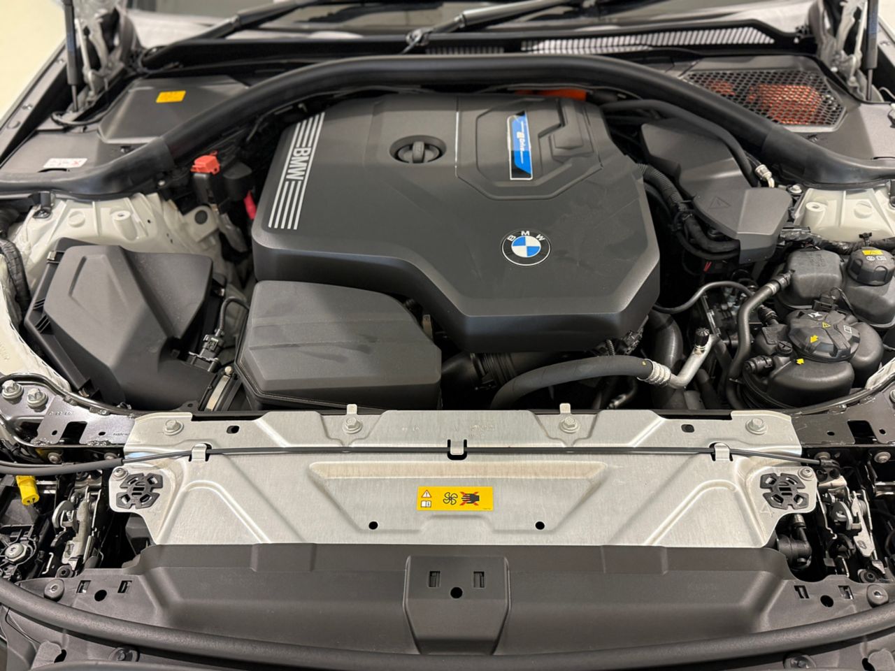 G20 330e Saloon RHD MX