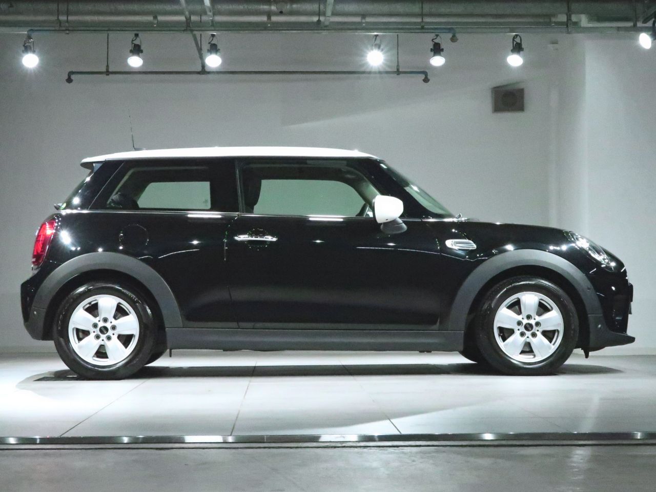 F56 COOPER D (AT)