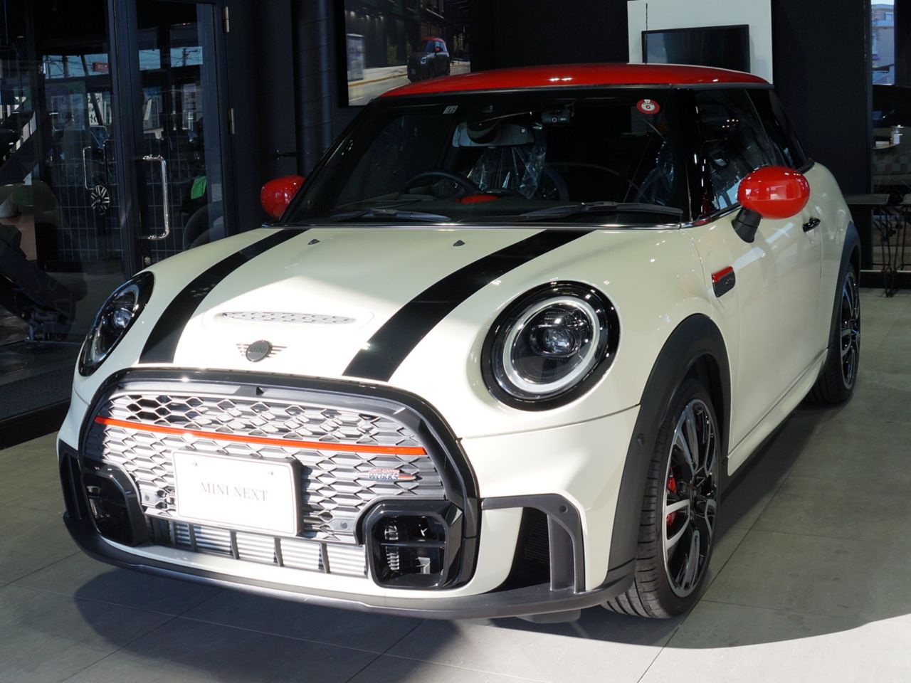 THE MINI JOHN COOPER WORKS.