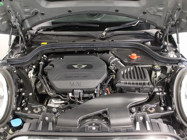 F55 COOPER D (AT)