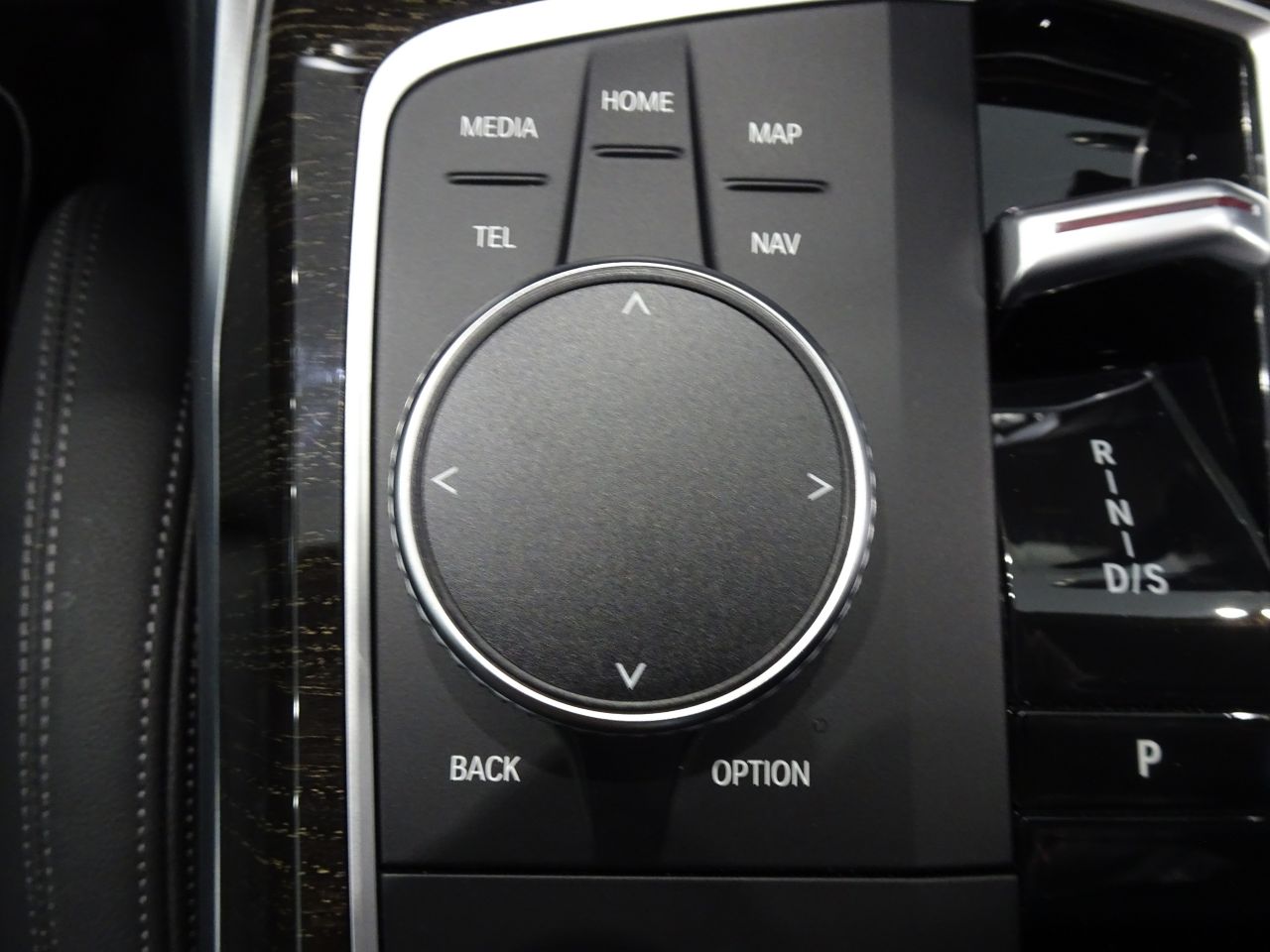 320d xDrive Berline RHD
